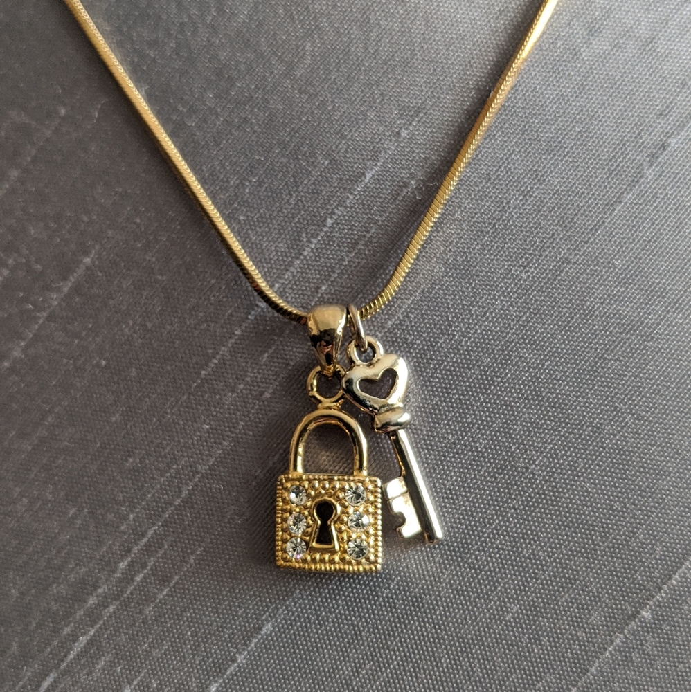 🔐 Vintage Gold Lock & Silver Key Necklace 🔐